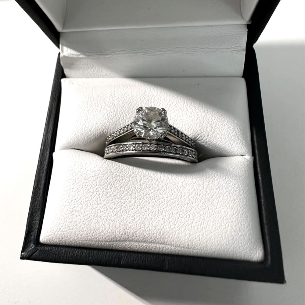Diamond Ring Set - Picture 1 of 3